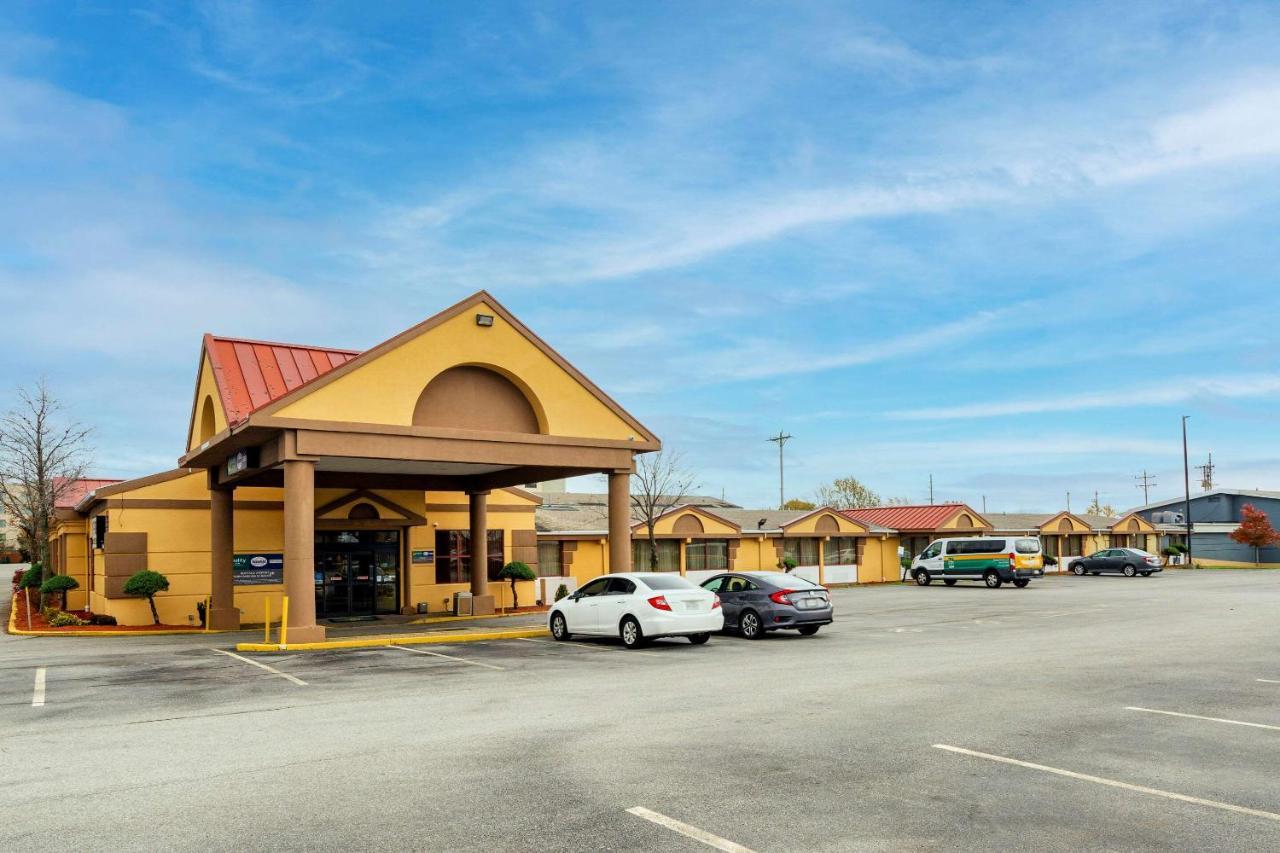 Suburban Studios Buffalo Airport Cheektowaga Exterior photo