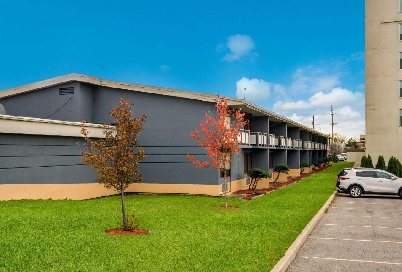 Suburban Studios Buffalo Airport Cheektowaga Exterior photo