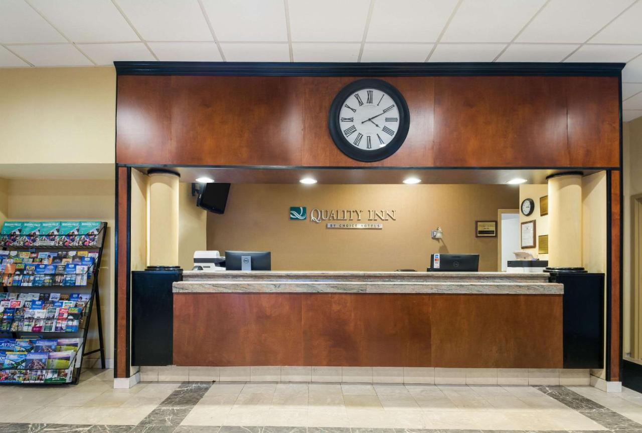 Suburban Studios Buffalo Airport Cheektowaga Exterior photo